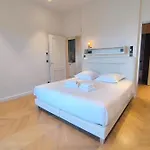 Brand-new 100 Sqm With Breathtaking Panoramic Views Over Cannes' *