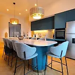 Brand-new 100 Sqm With Breathtaking Panoramic Views Over Cannes' * Cannes