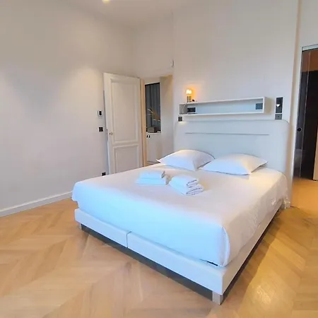 Brand-new 100 Sqm With Breathtaking Panoramic Views Over Cannes' *