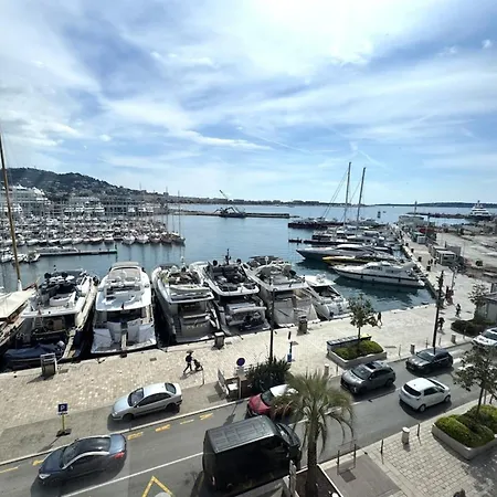 Brand-new 100 Sqm With Breathtaking Panoramic Views Over Cannes' *