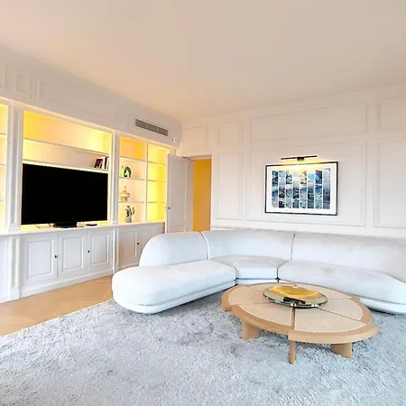 Brand-new 100 Sqm With Breathtaking Panoramic Views Over Cannes'